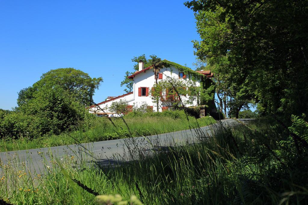 Bed and Breakfast La Ferme Ostalapia Ahetze Esterno foto